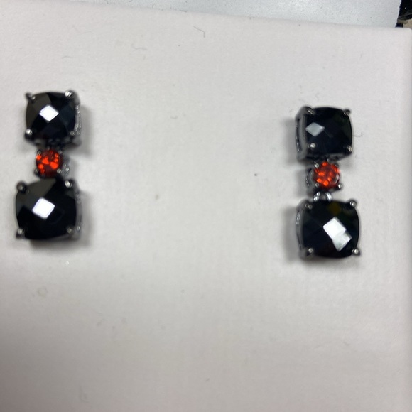 ❤️CBC PIERCED EARRINGS W/FAUX STONES❤️ - Picture 4 of 4